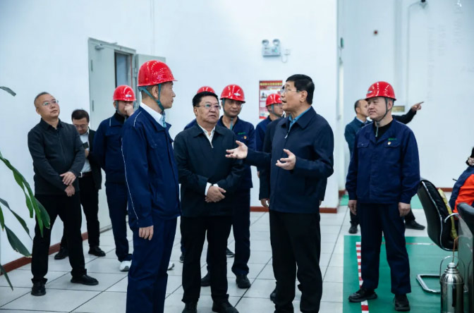 郭建雄帶隊(duì)蒞臨公司檢查指導(dǎo)兩節(jié)安全生產(chǎn)工作